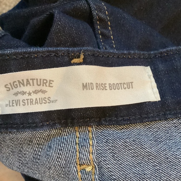 Plus Size, Levi's Signature Mid Rise Blue Boot Cut Jeans, Size 24M 33W/28L LV005 - Picture 11 of 11